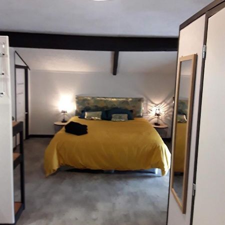 La chambre d'à côté Doulezon Extérieur photo