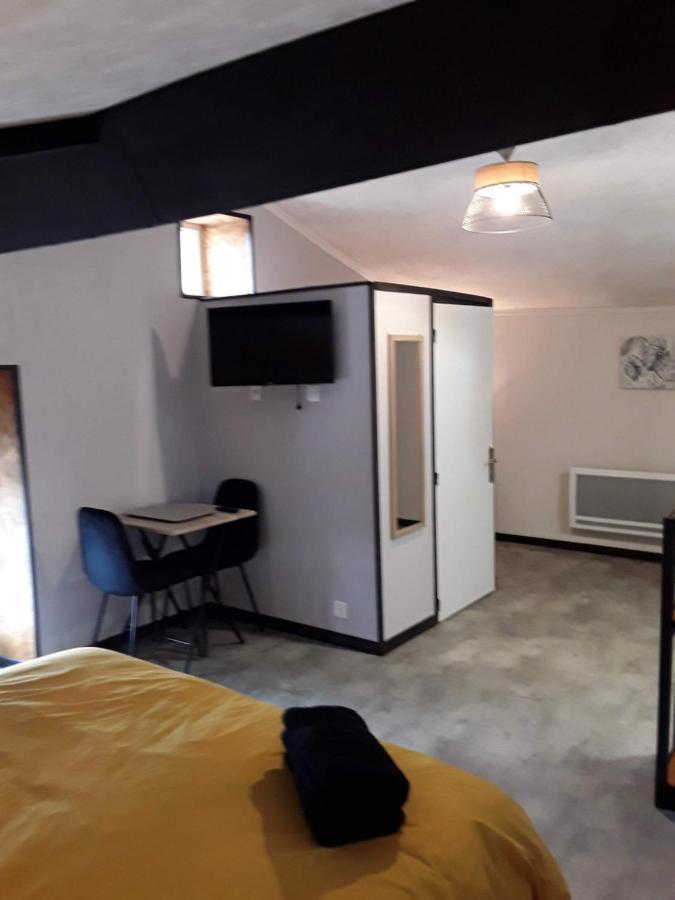 La chambre d'à côté Doulezon Extérieur photo