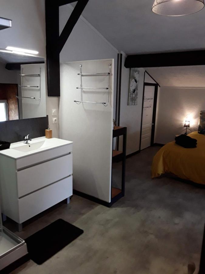 La chambre d'à côté Doulezon Extérieur photo