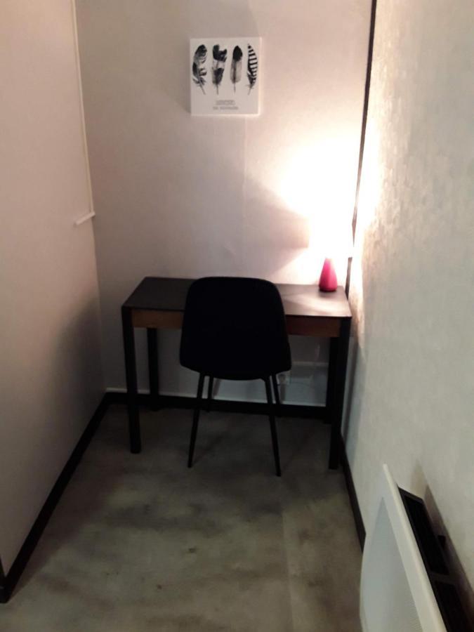 La chambre d'à côté Doulezon Extérieur photo