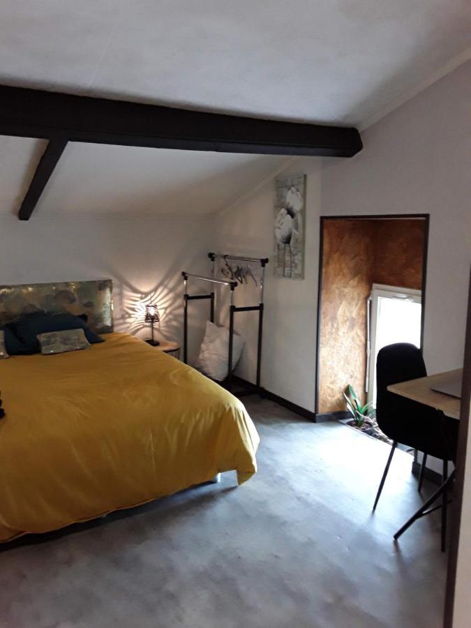 La chambre d'à côté Doulezon Extérieur photo